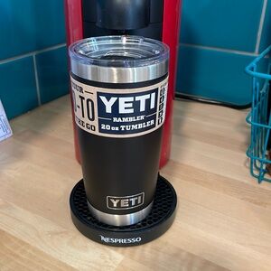YETI RAMBLER 20 OZ TUMBLER WITH MAGSLIDER LID, BLACK